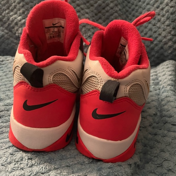 Girls NIKE air speed turf running Shoes youth size 6.5 - Picture 2 of 4